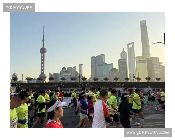 2025上海马拉松11月30日鸣枪 白金标赛事标准再度提升助力跑者梦想 2025上海马拉松11月30日鸣枪 白金标赛事标准再度提升助力跑者梦想